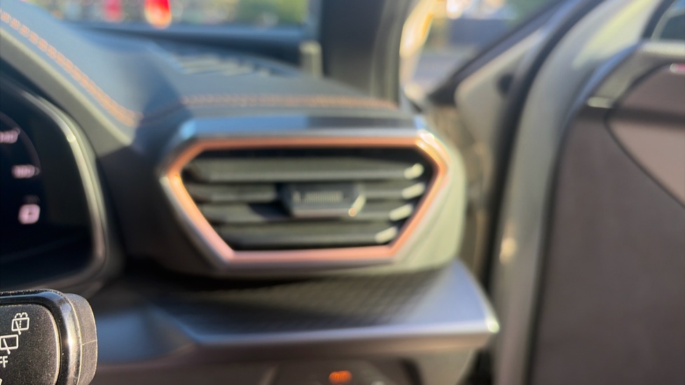 CUPRA Leon 1.5 eTSI 150 V2 5dr DSG Petrol Estate - Image 32