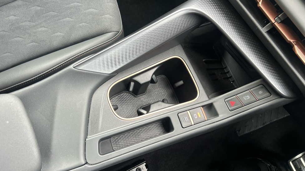CUPRA Terramar 1.5 eTSI 150 V2 5dr DSG Petrol Hatchback - Image 14