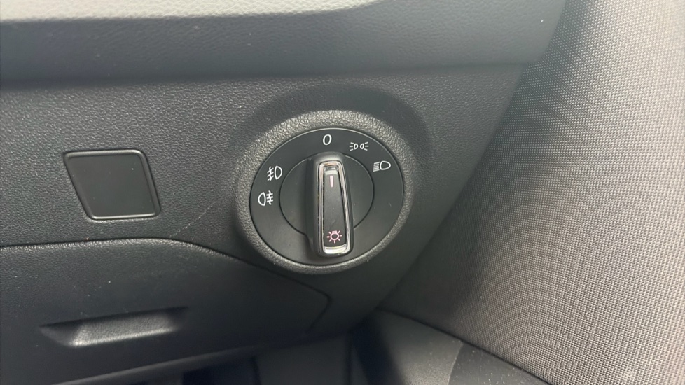 SEAT Leon 2.0 TDI 184 FR Technology 3dr DSG Diesel Hatchback - Image 32