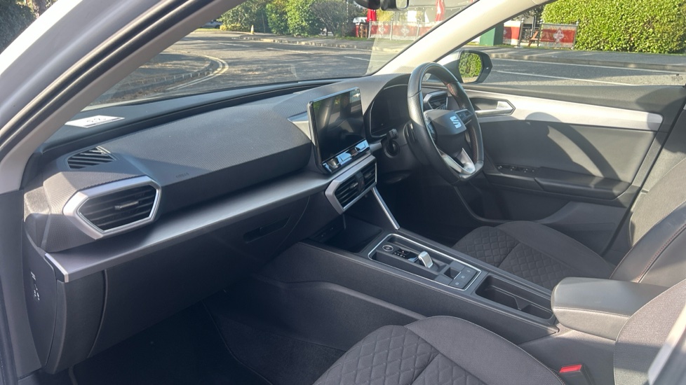 SEAT Leon 1.5 eTSI 150 FR 5dr DSG Petrol Hatchback - Image 2