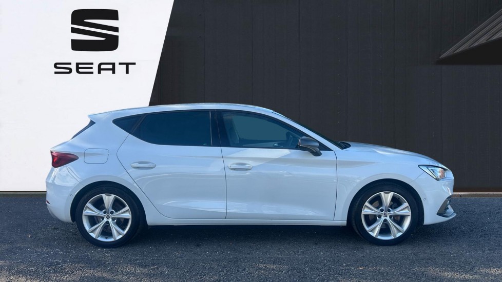 SEAT Leon 1.5 eTSI 150 FR 5dr DSG Petrol Hatchback - Image 4