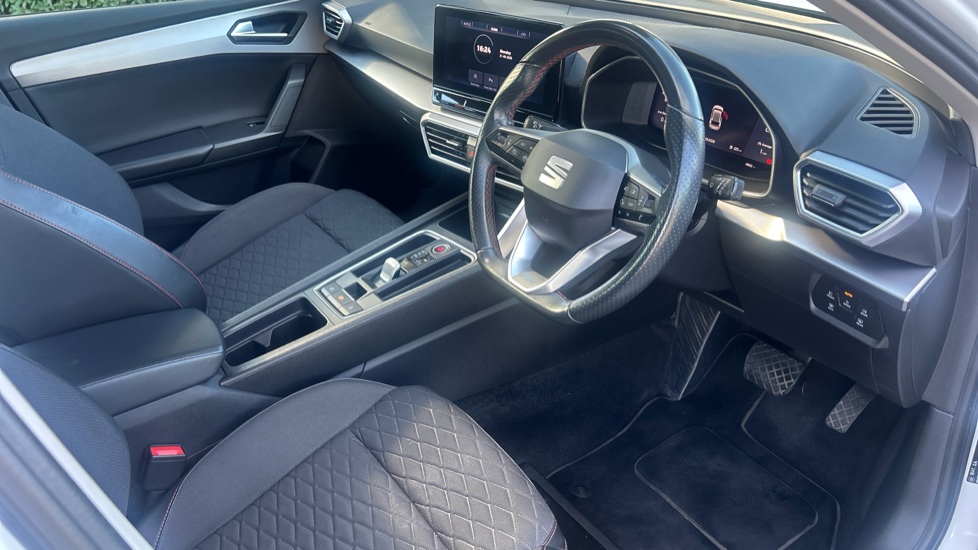 SEAT Leon 1.5 eTSI 150 FR 5dr DSG Petrol Hatchback - Image 6