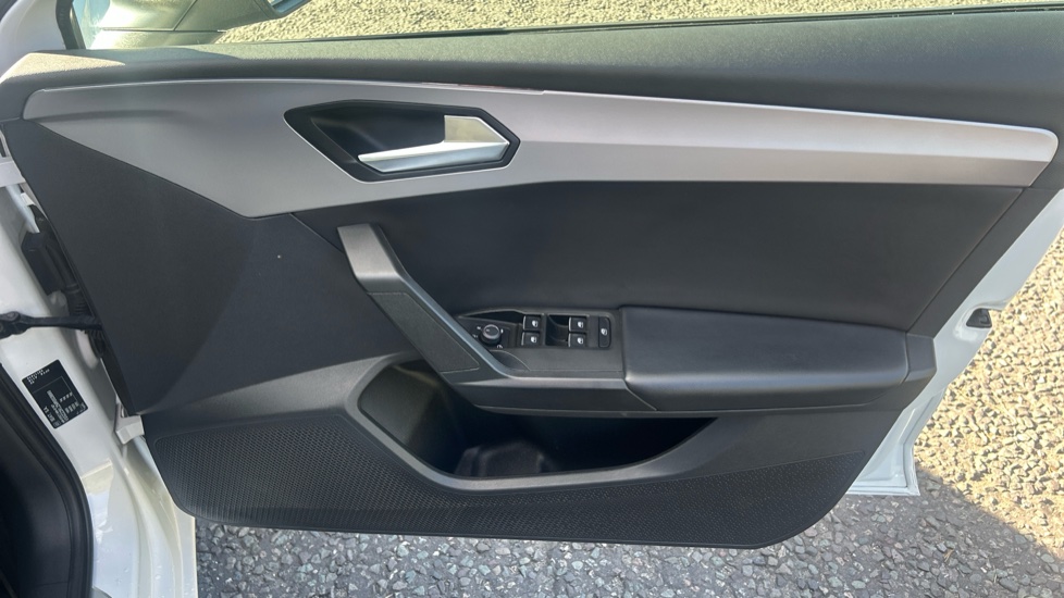 SEAT Leon 1.5 eTSI 150 FR 5dr DSG Petrol Hatchback - Image 19