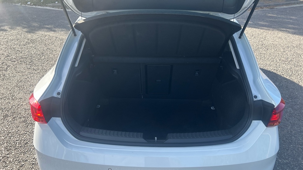 SEAT Leon 1.5 eTSI 150 FR 5dr DSG Petrol Hatchback - Image 20