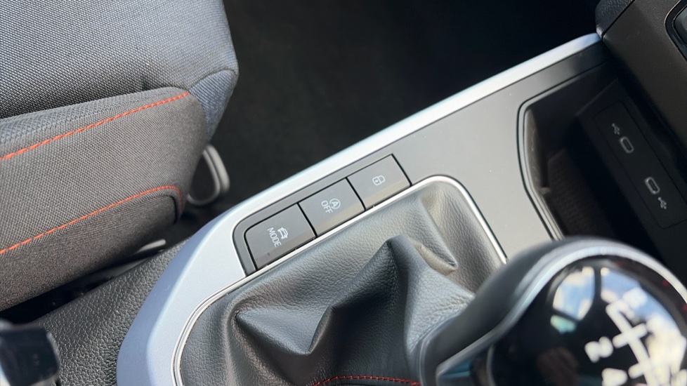 SEAT Arona 1.0 TSI 110 FR 5dr Petrol Hatchback - Image 29