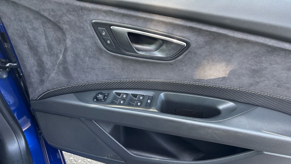 SEAT Leon 2.0 TSI Cupra 300 5dr Petrol Hatchback - Image 19