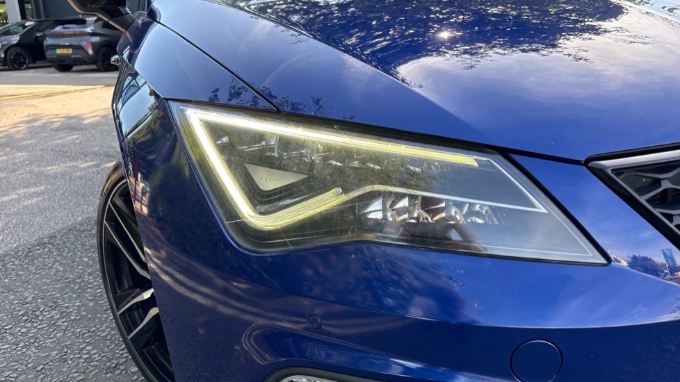 SEAT Leon 2.0 TSI Cupra 300 5dr Petrol Hatchback - Image 33