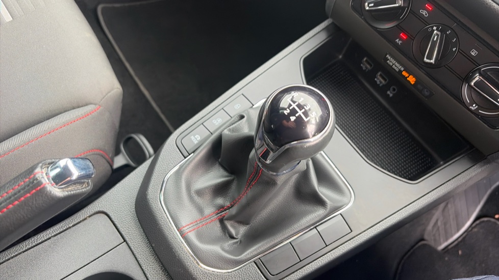 SEAT Ibiza 1.0 TSI 95 FR [EZ] 5dr Petrol Hatchback - Image 14