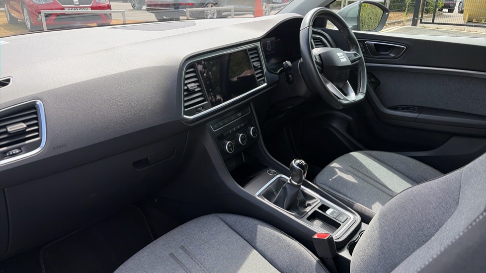 SEAT Ateca 1.5 TSI EVO SE Technology 5dr Petrol Estate - Image 2