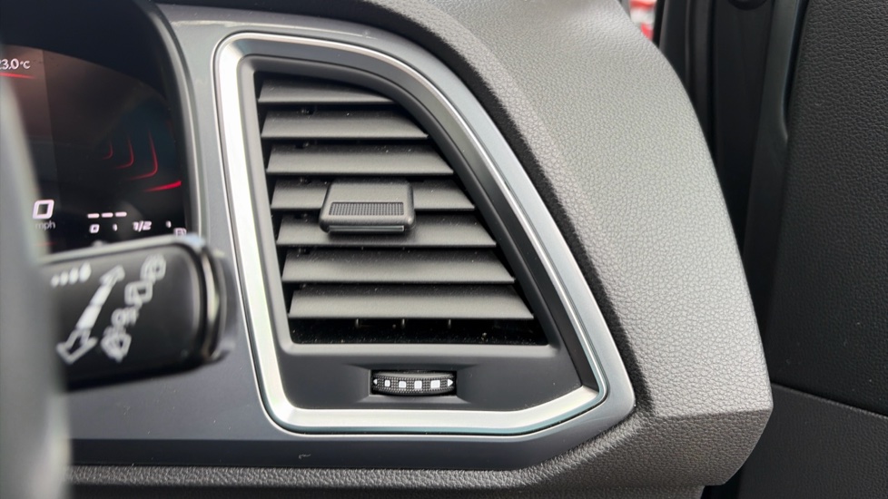 SEAT Ateca 1.5 TSI EVO SE Technology 5dr Petrol Estate - Image 33