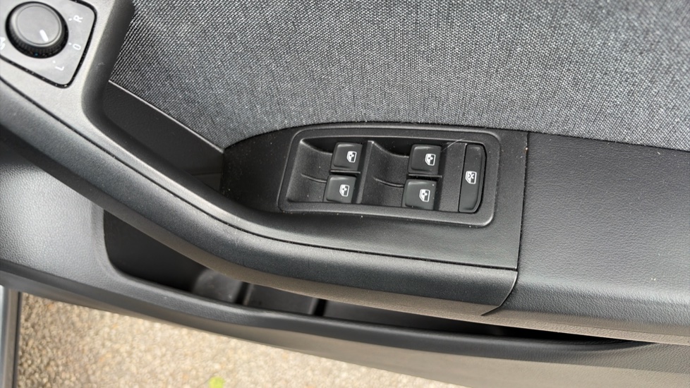 SEAT Ateca 1.5 TSI EVO SE Technology 5dr Petrol Estate - Image 34