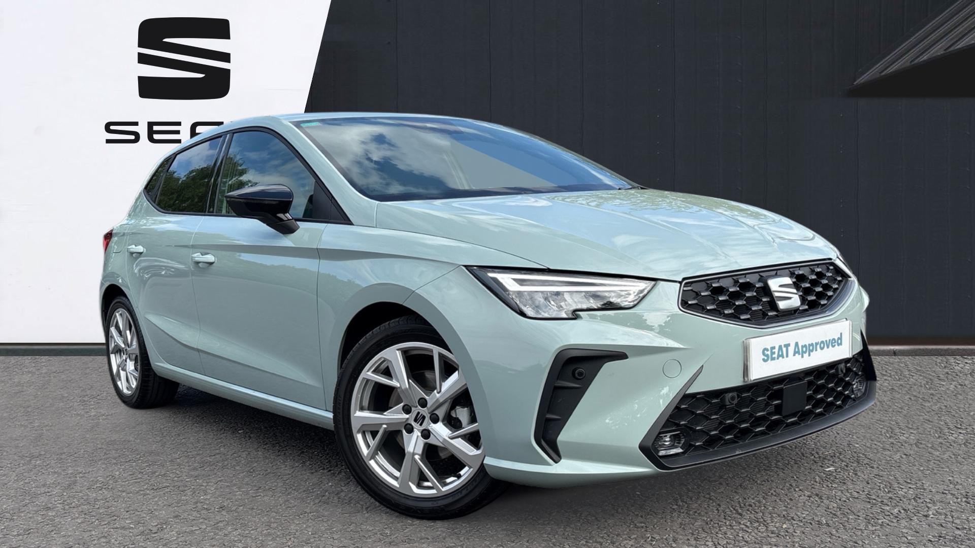SEAT Ibiza listing photo
