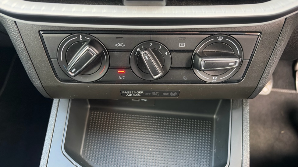 SEAT Ibiza 1.0 TSI 95 SE Technology 5dr Petrol Hatchback - Image 28