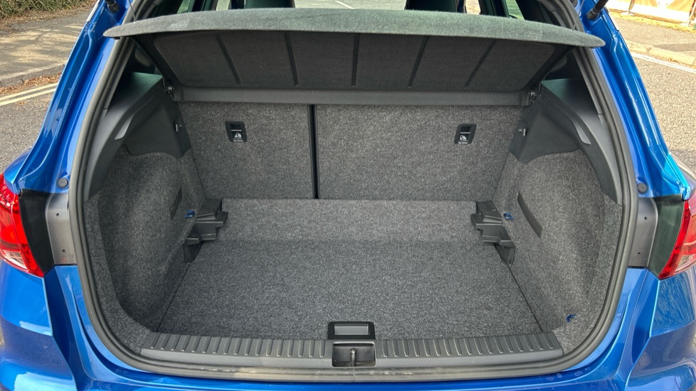 SEAT Arona 1.5 TSI 150 FR Sport 5dr DSG Petrol Hatchback - Image 20