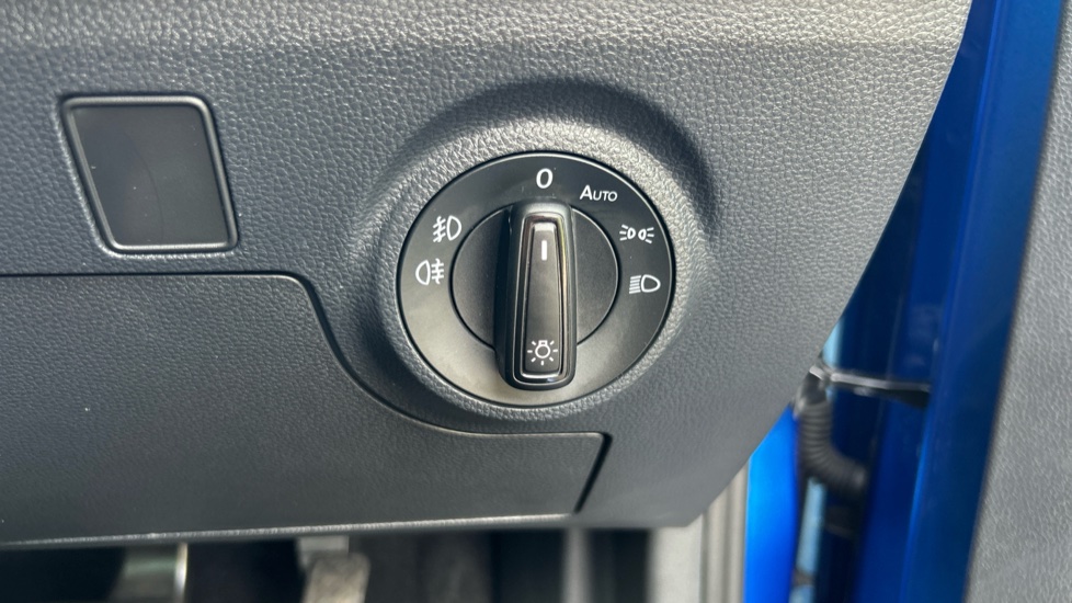 SEAT Arona 1.5 TSI 150 FR Sport 5dr DSG Petrol Hatchback - Image 23