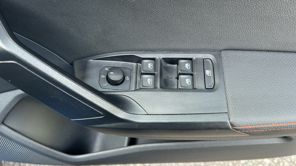 SEAT Arona 1.5 TSI 150 FR Sport 5dr DSG Petrol Hatchback - Image 26