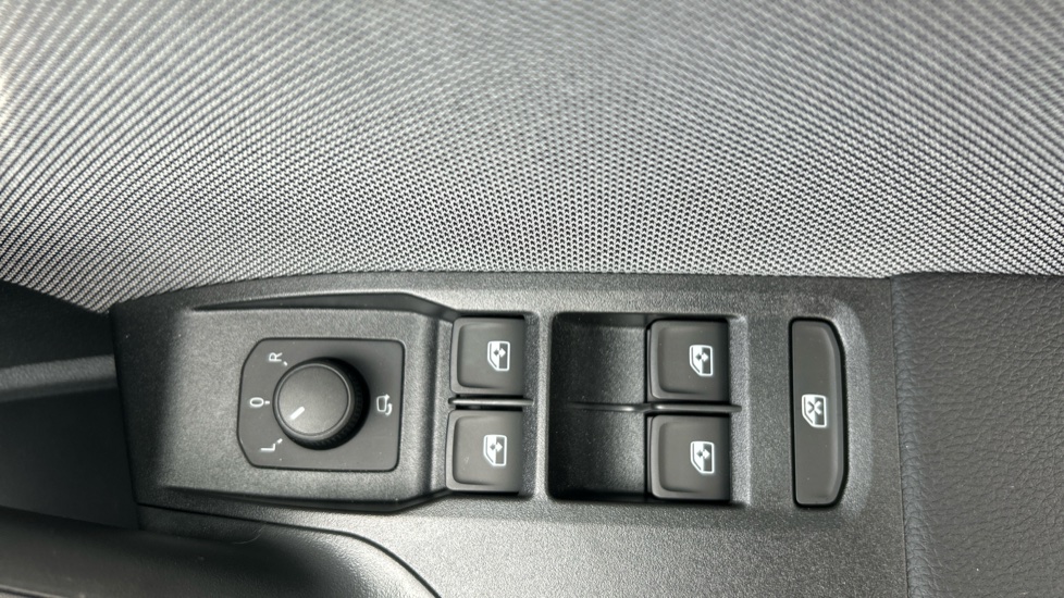 SEAT Ibiza 1.0 TSI 115 FR Sport 5dr DSG Petrol Hatchback - Image 19