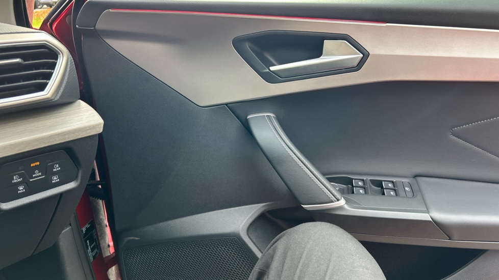 SEAT Leon 2.0 TSI EVO Xcellence Lux 5dr DSG Petrol Hatchback - Image 32