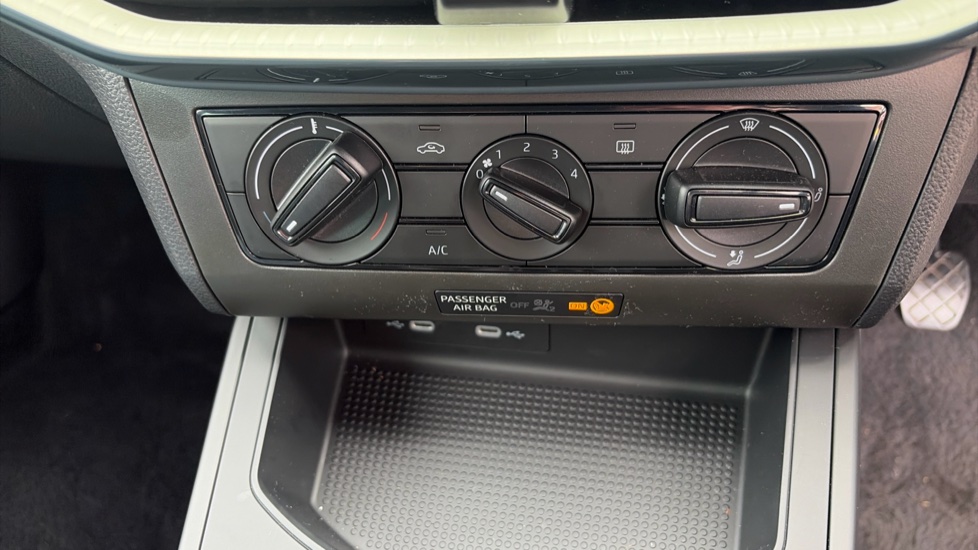 SEAT Arona 1.0 TSI SE Technology 5dr Petrol Hatchback - Image 13
