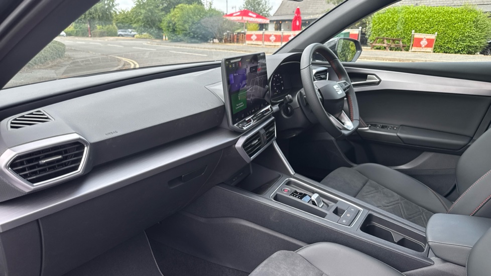 SEAT Leon 1.5 eTSI 150 FR Black Edition 5dr DSG [DAP] Petrol Hatchback - Image 2