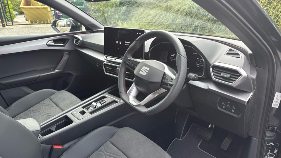 SEAT Leon 1.5 eTSI 150 FR Black Edition 5dr DSG [DAP] Petrol Hatchback - Image 6
