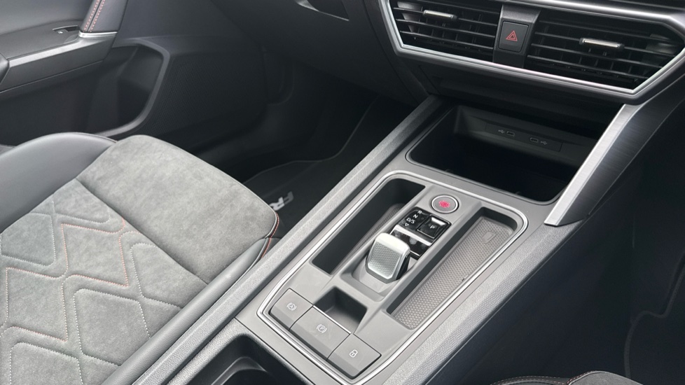 SEAT Leon 1.5 eTSI 150 FR Black Edition 5dr DSG [DAP] Petrol Hatchback - Image 14