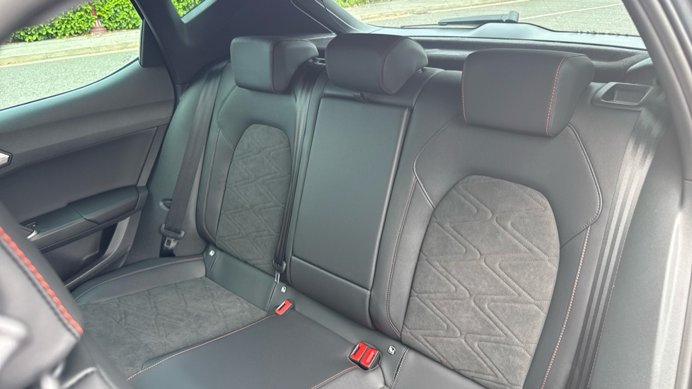 SEAT Leon 1.5 eTSI 150 FR Black Edition 5dr DSG [DAP] Petrol Hatchback - Image 16