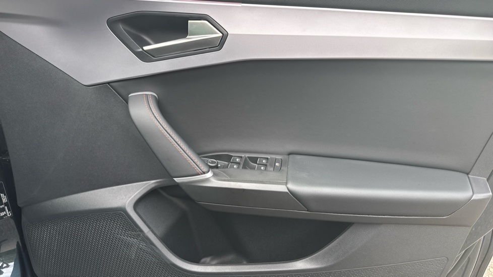 SEAT Leon 1.5 eTSI 150 FR Black Edition 5dr DSG [DAP] Petrol Hatchback - Image 19
