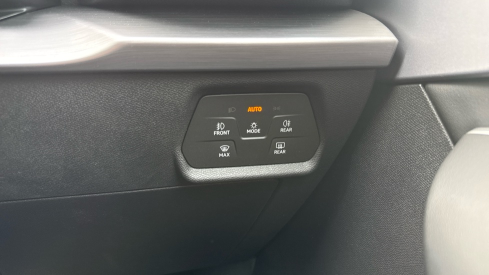 SEAT Leon 1.5 eTSI 150 FR Black Edition 5dr DSG [DAP] Petrol Hatchback - Image 23