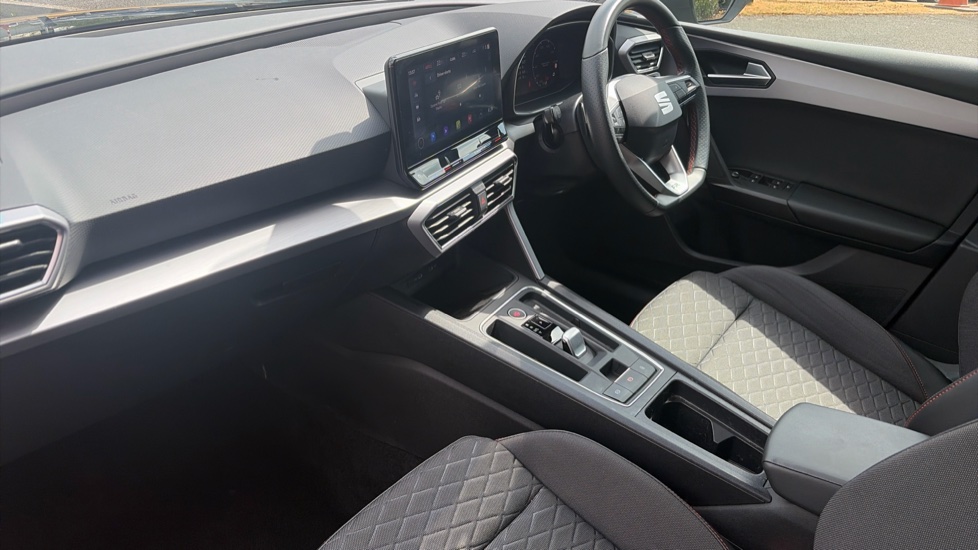 SEAT Leon 1.5 eTSI 150 FR 5dr DSG [DAP] Petrol Hatchback - Image 2