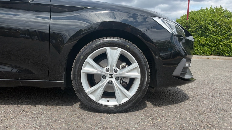 SEAT Leon 1.5 eTSI 150 FR 5dr DSG [DAP] Petrol Hatchback - Image 5