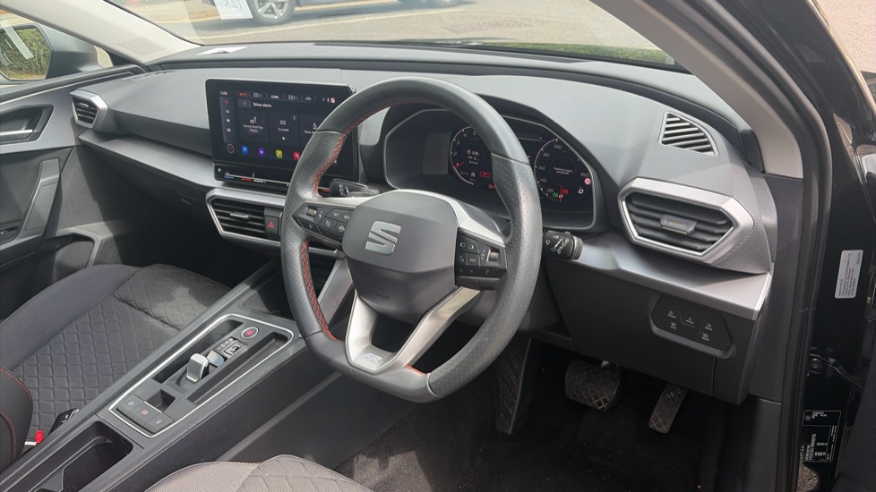 SEAT Leon 1.5 eTSI 150 FR 5dr DSG [DAP] Petrol Hatchback - Image 6