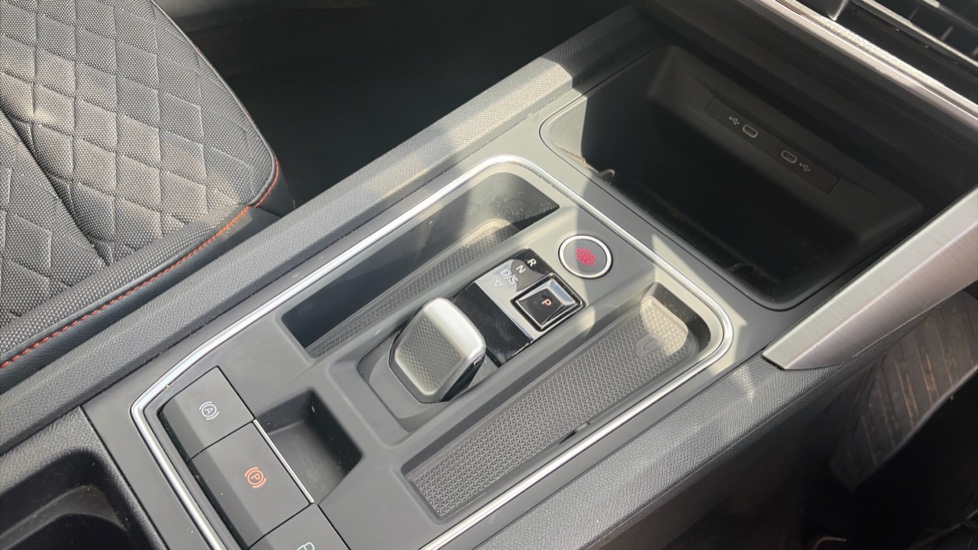 SEAT Leon 1.5 eTSI 150 FR 5dr DSG [DAP] Petrol Hatchback - Image 14