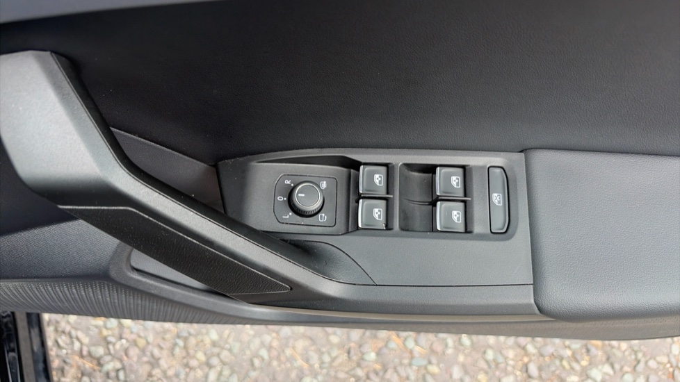 SEAT Leon 1.5 eTSI 150 FR 5dr DSG [DAP] Petrol Hatchback - Image 30