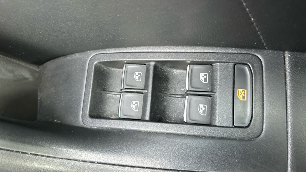 SEAT Ateca 1.5 TSI EVO FR 5dr DSG Petrol Estate - Image 19