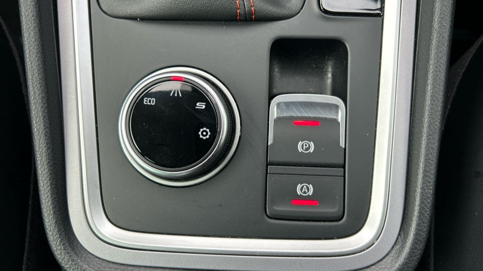 SEAT Ateca 1.5 TSI EVO FR 5dr DSG Petrol Estate - Image 31