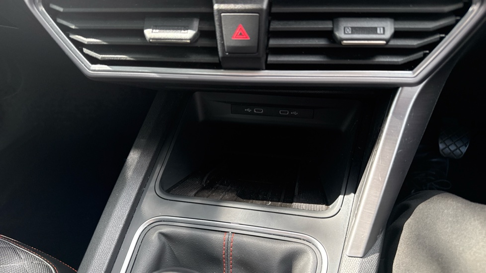 SEAT Leon 1.5 TSI EVO FR 5dr Petrol Hatchback - Image 25