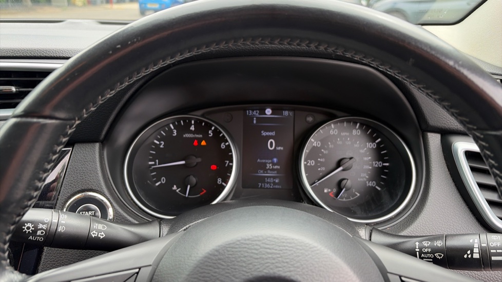 Nissan Qashqai 1.2 DiG-T N-Connecta 5dr Petrol Hatchback - Image 11