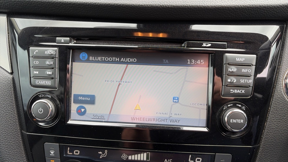Nissan Qashqai 1.2 DiG-T N-Connecta 5dr Petrol Hatchback - Image 21