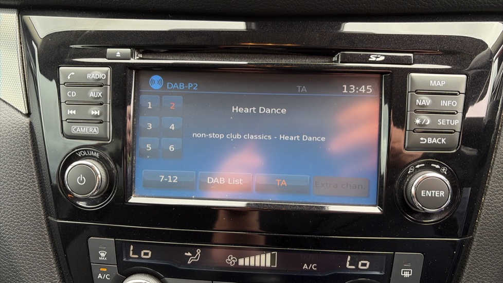 Nissan Qashqai 1.2 DiG-T N-Connecta 5dr Petrol Hatchback - Image 22