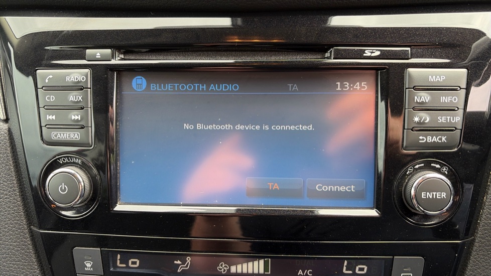 Nissan Qashqai 1.2 DiG-T N-Connecta 5dr Petrol Hatchback - Image 24