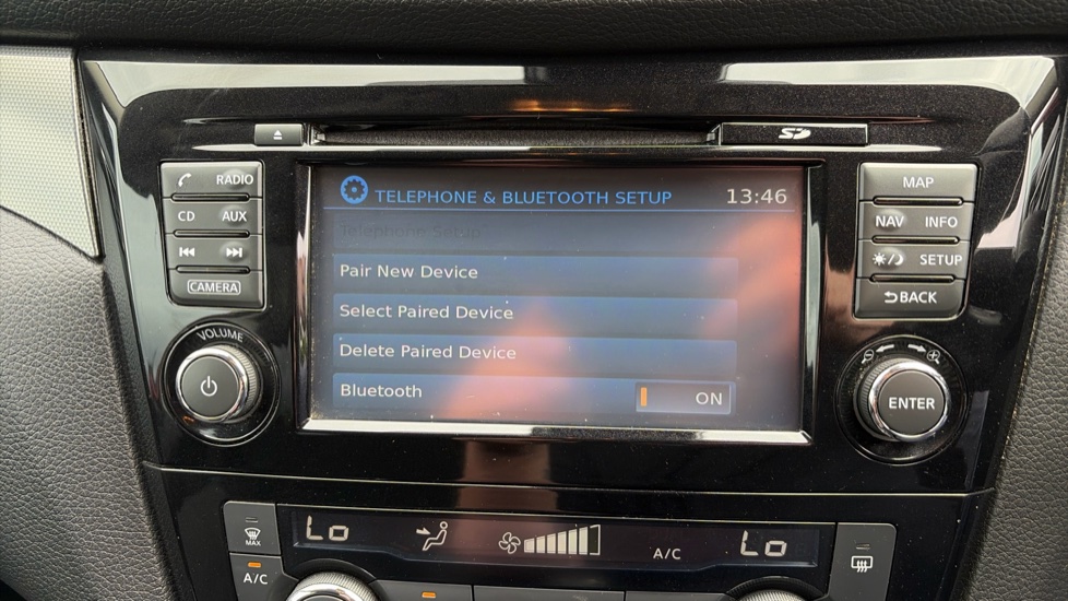 Nissan Qashqai 1.2 DiG-T N-Connecta 5dr Petrol Hatchback - Image 25