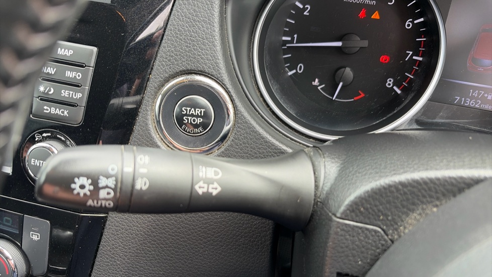 Nissan Qashqai 1.2 DiG-T N-Connecta 5dr Petrol Hatchback - Image 30