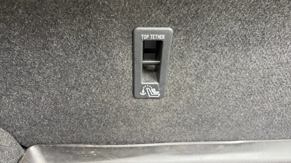 Nissan Qashqai 1.2 DiG-T N-Connecta 5dr Petrol Hatchback - Image 38