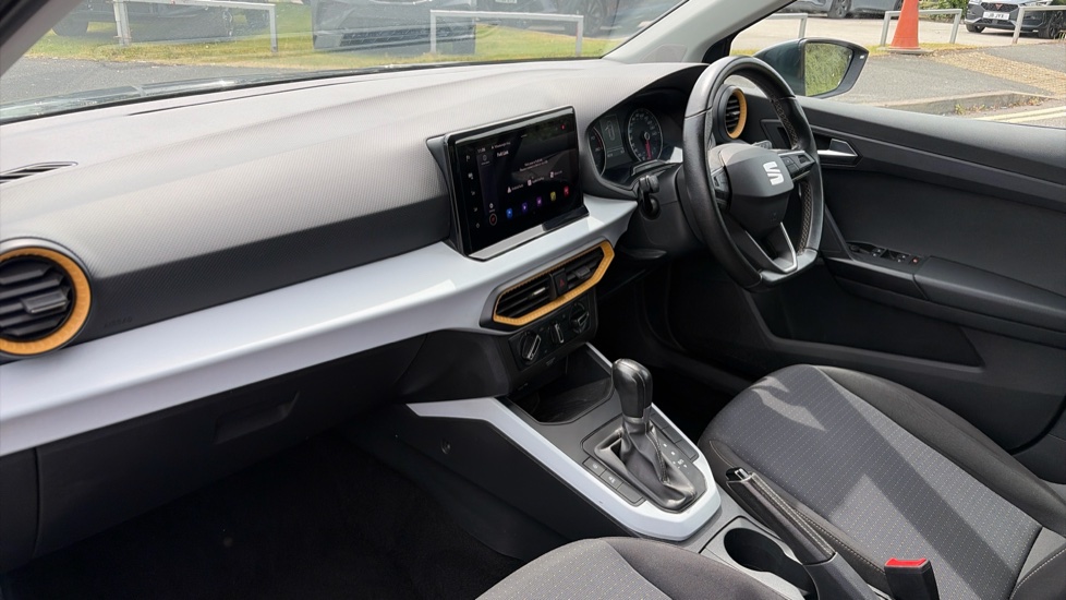 SEAT Arona 1.0 TSI 110 SE Technology 5dr DSG Petrol Hatchback - Image 2