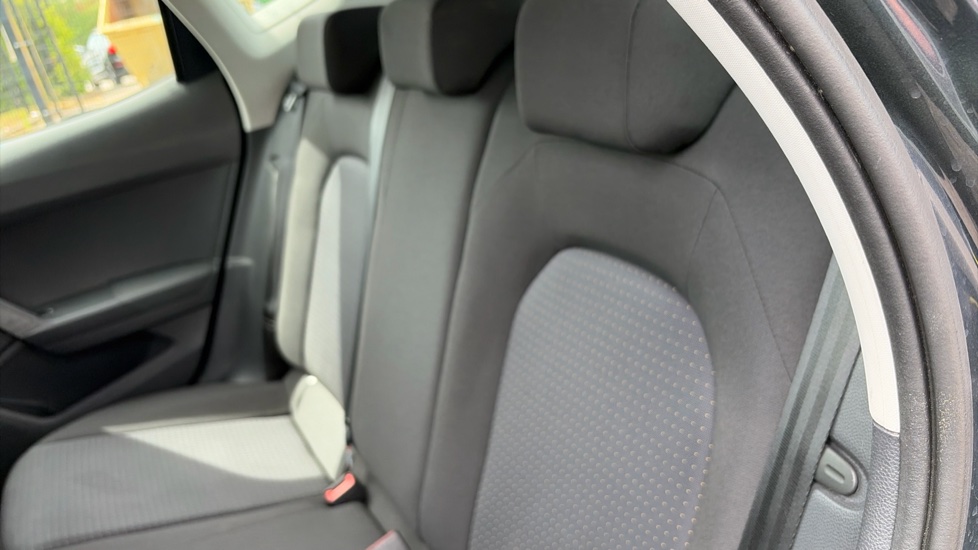 SEAT Arona 1.0 TSI 110 SE Technology 5dr DSG Petrol Hatchback - Image 16