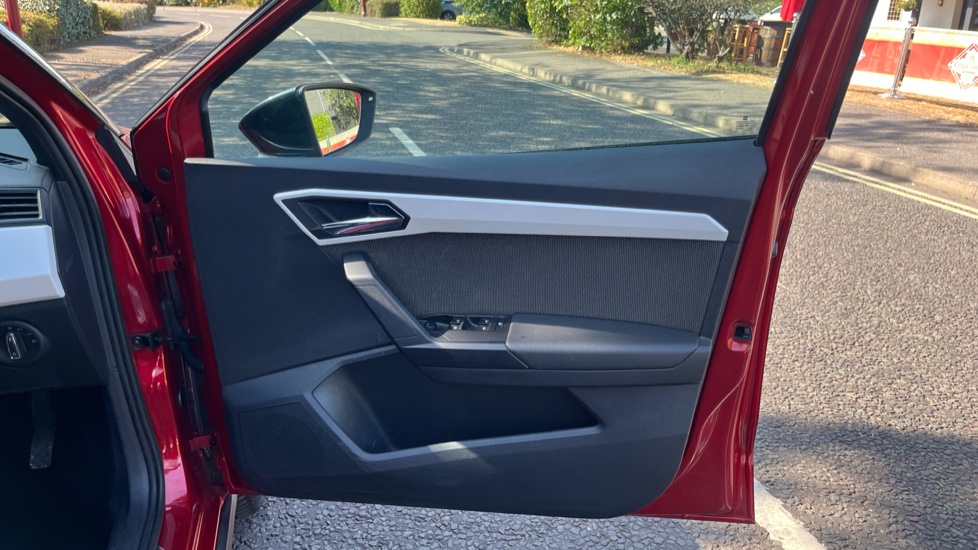 SEAT Arona 1.0 TSI 115 Xcellence [EZ] 5dr DSG Petrol Hatchback - Image 19