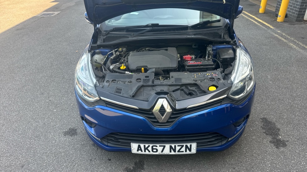 Renault Clio 1.2 16V Dynamique Nav 5dr Petrol Hatchback - Image 8