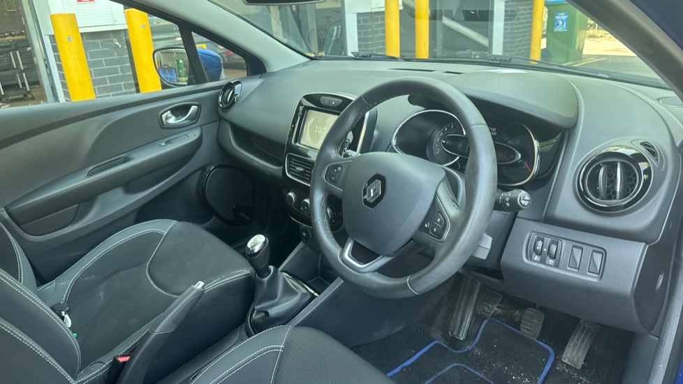 Renault Clio 1.2 16V Dynamique Nav 5dr Petrol Hatchback - Image 11