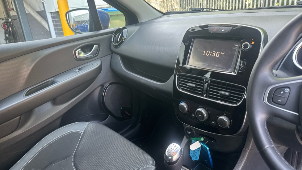 Renault Clio 1.2 16V Dynamique Nav 5dr Petrol Hatchback - Image 14